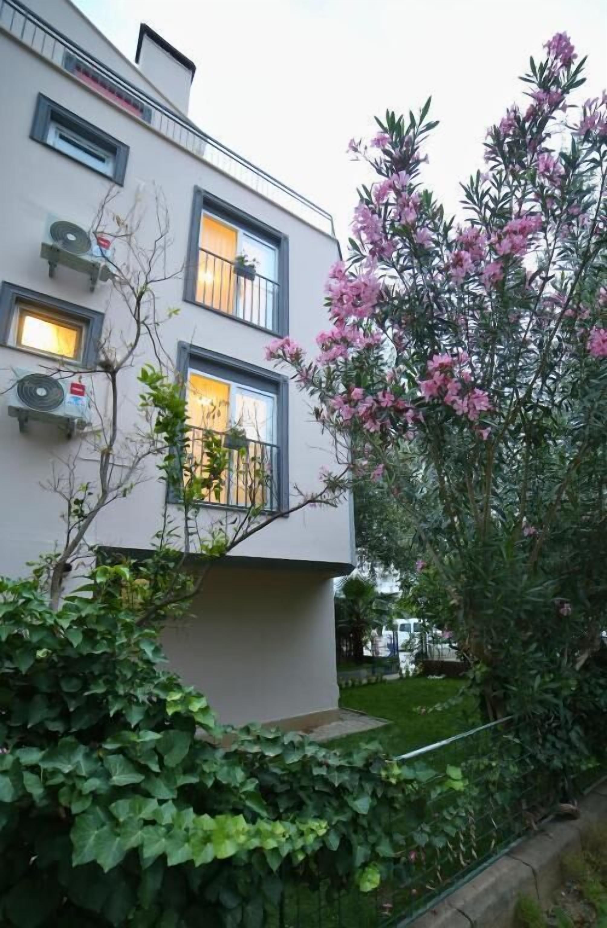 Deluxe Double Room, Patio, Garden View | Exterior