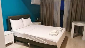 Deluxe Double Room, Non Smoking, Garden View | Iron/ironing board (on request), WiFi (free)