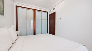 2 ห้องนอน, ผ้าปูที่นอน