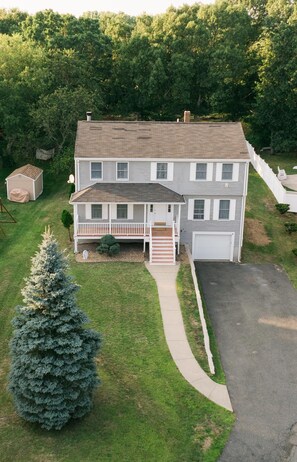 Unclassified image, 2 of 36, button - Lovely Bright and Spacious 4-bedroom house with 6 off-street parking spots (Salem)