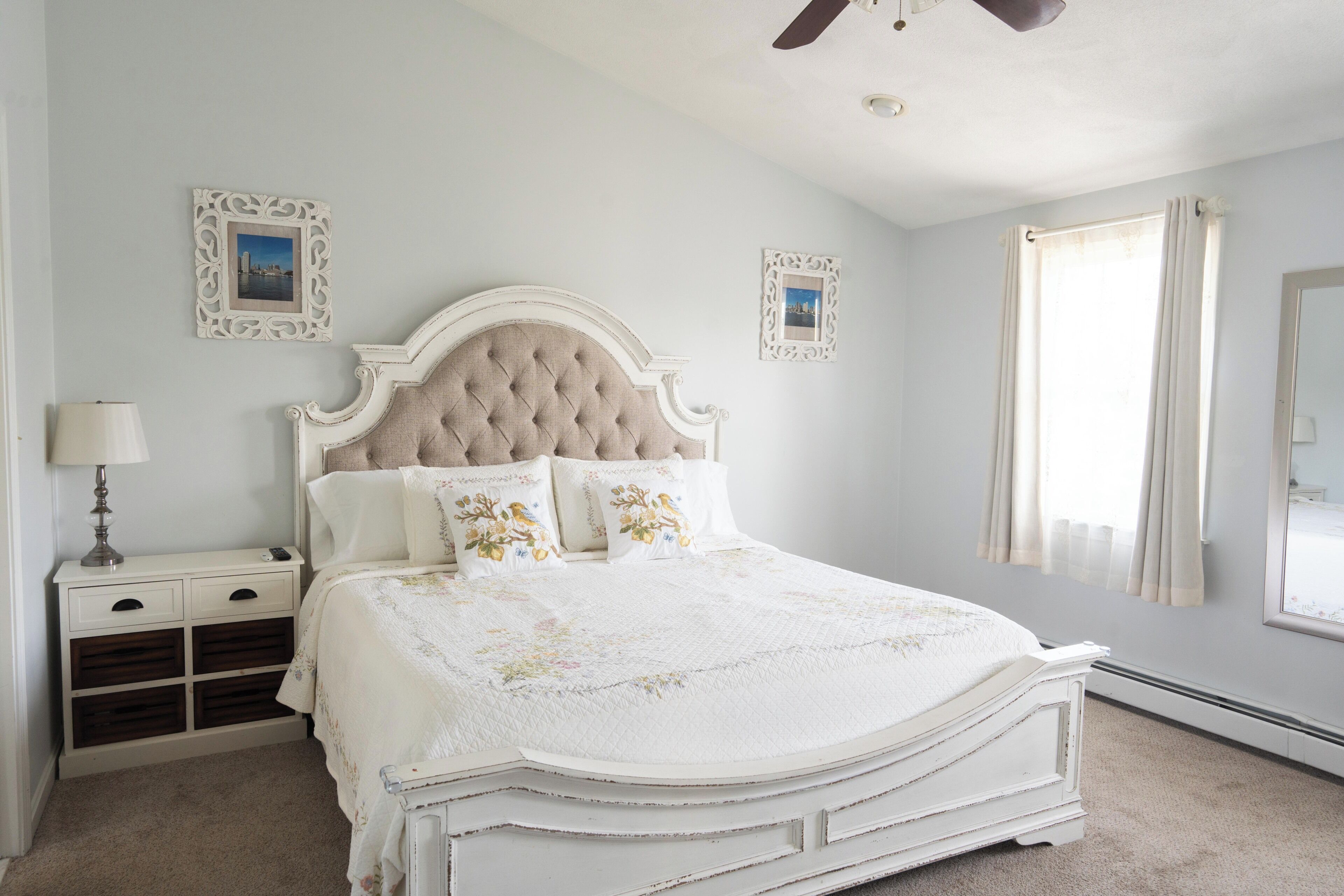 4 bedrooms, desk, iron/ironing board, travel crib