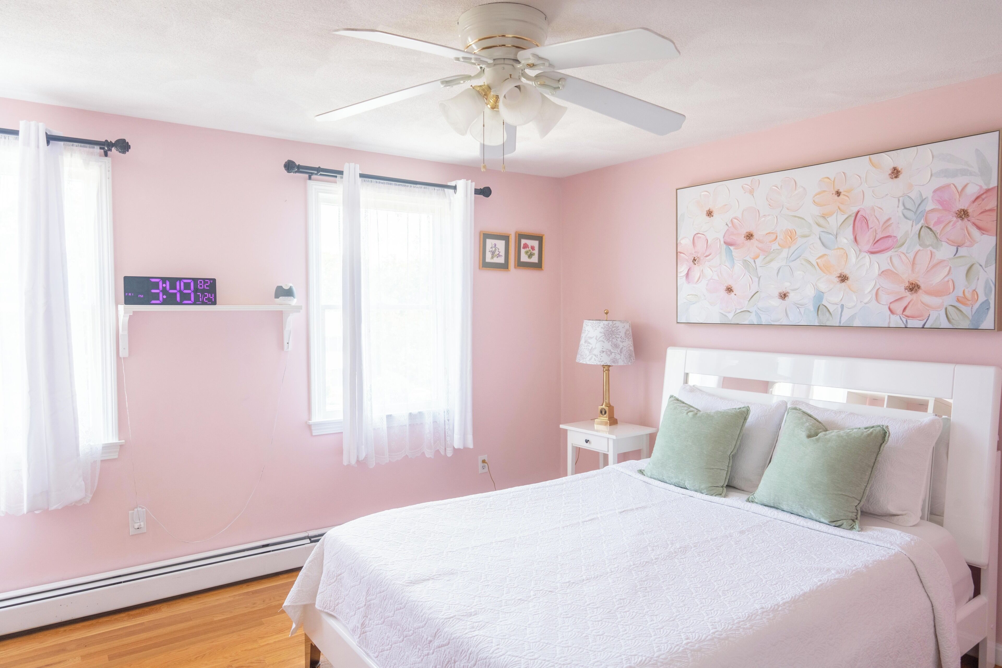 4 bedrooms, desk, iron/ironing board, travel crib