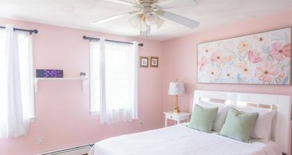 Lovely Bright and Spacious 4-bedroom house with 6 off-street parking spots
