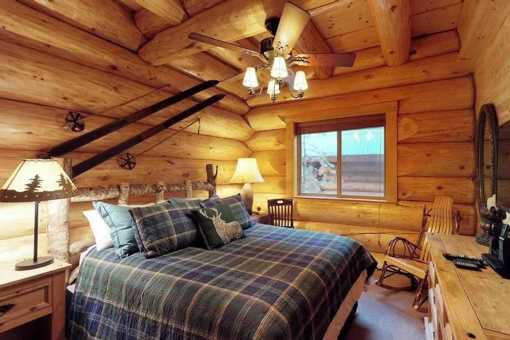 Travel cot, WiFi, bed sheets