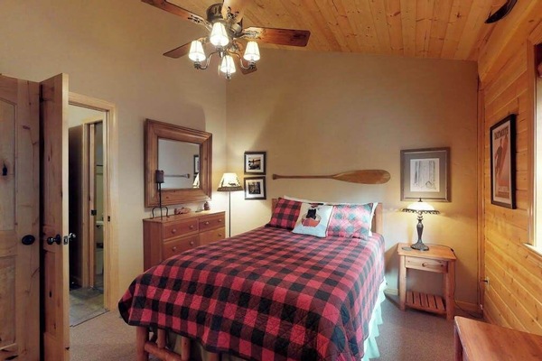 Travel cot, WiFi, bed sheets