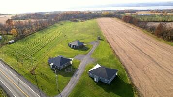 Peaceful countryside retreat with open views and spacious private grounds