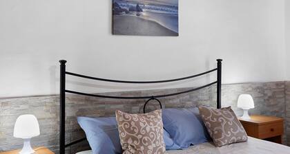 Villa 'Casa Maya Ognina Sea Catania' with Private Terrace, Wi-Fi and Air Conditioning