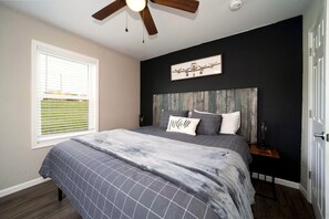 WiFi, bed sheets - Last Light Outdoor Retreat | Wine Nook | Seneca Wine Trail | Firepit (Lodi)