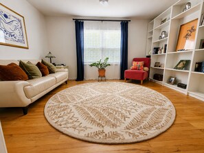 Interior - NEW 3 BR/2 BR w/Private Suite Central to Everything (Tampa)