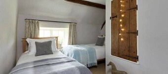 Gorgeous character Cottage on the edge of the Cotswolds