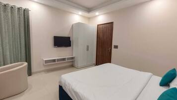 Double Room, Balcony, City View | Desk, laptop workspace, free WiFi