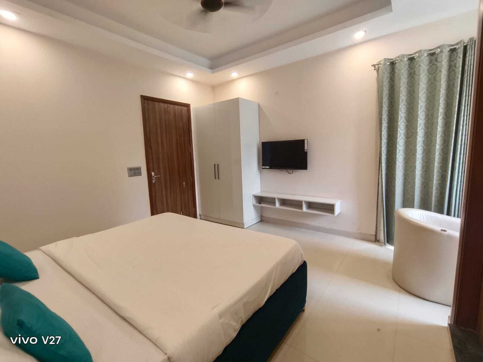 Double Room, Balcony, City View | Desk, laptop workspace, free WiFi