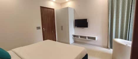 Habitación doble, balcón, vista a la ciudad