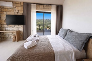 Deluxe Villa, Sea View | Iron/ironing board, travel cot, free WiFi, bed sheets - Villa Vision (Platanias)
