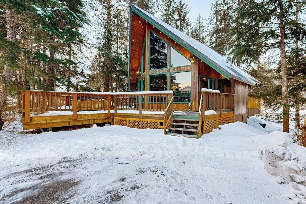 Chalet (2 Bedrooms) | Front of property