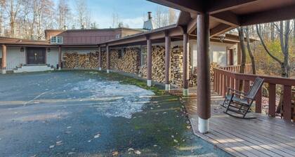 Anchorage Studio Bordering an Active Salmon Stream