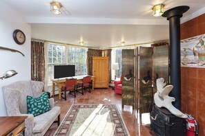 Apartment (0 Bedroom) | Interior - Anchorage Studio Bordering an Active Salmon Stream (Anchorage)