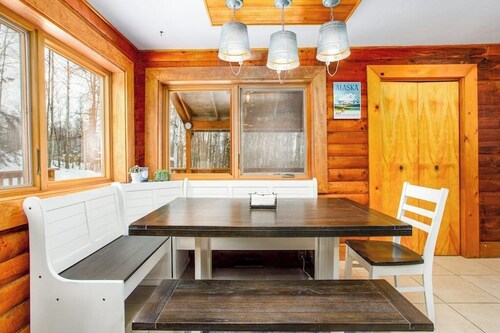 Birch Forest Cabin Retreat W/hot Tub & Anchorage
