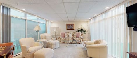 Apartment (3 Bedrooms) | Front of property