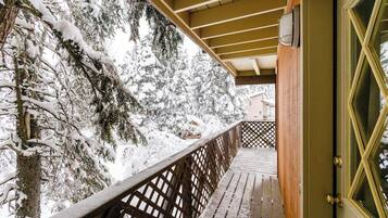 Chalet (4 Bedrooms) | Interior