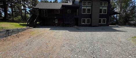 House (Multiple Bedrooms) | Front of property