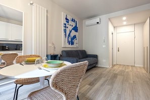 Dining - The Blu: A Contemporary Studio Apartment with a Balcony in Bergamo (Bergamo)