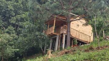 Cabaña clásica, balcón, vista al valle | Exterior