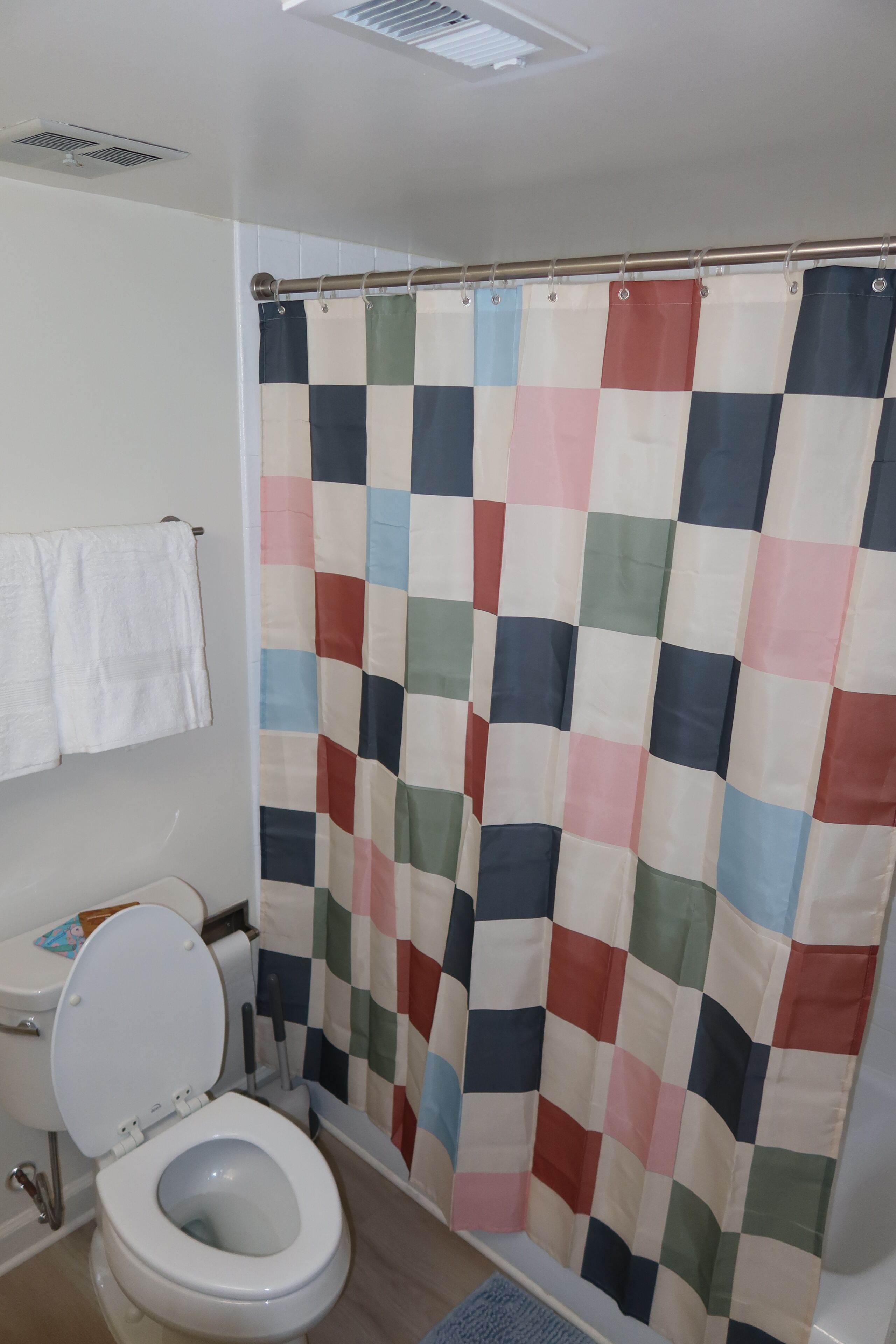 Handtücher, Seife, Toilettenpapier
