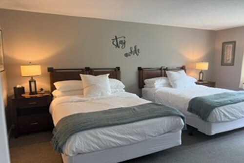 Fall for the Colors, Stay for the Festivals and Fairways. One night stay option!