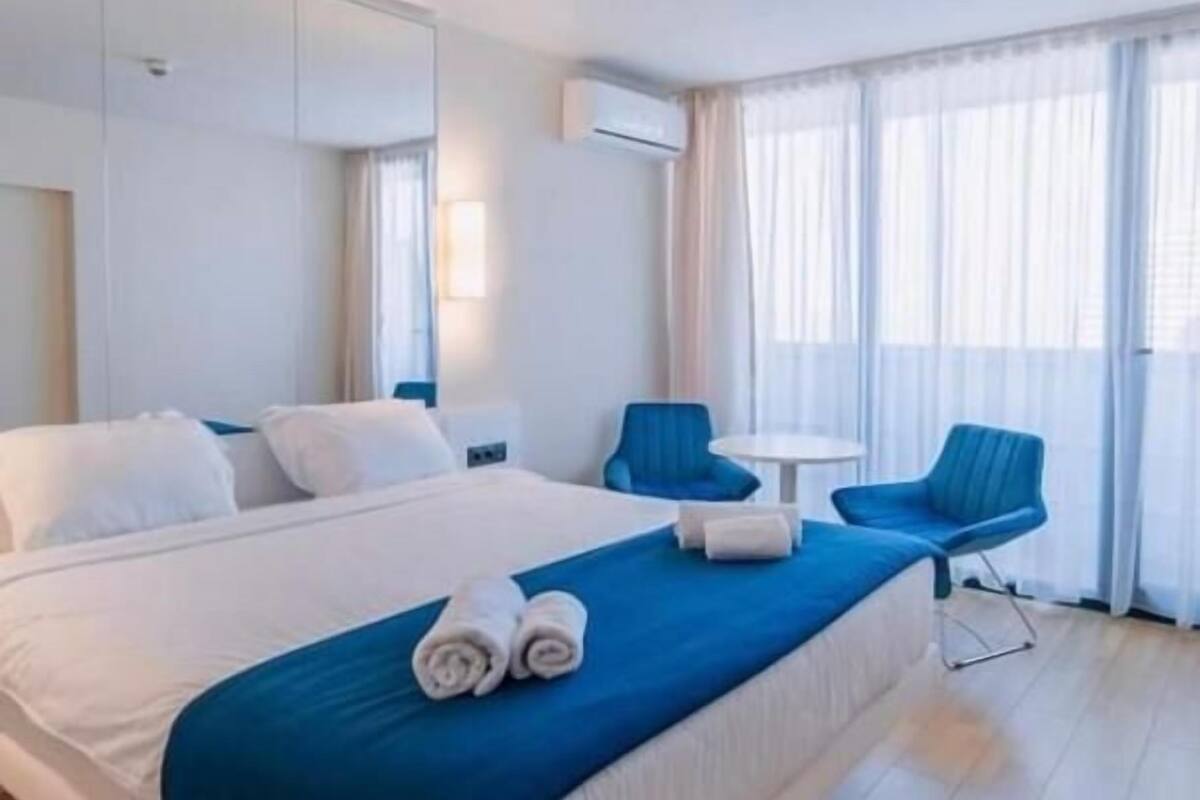 Doppelzimmer, Balkon, Stadtblick