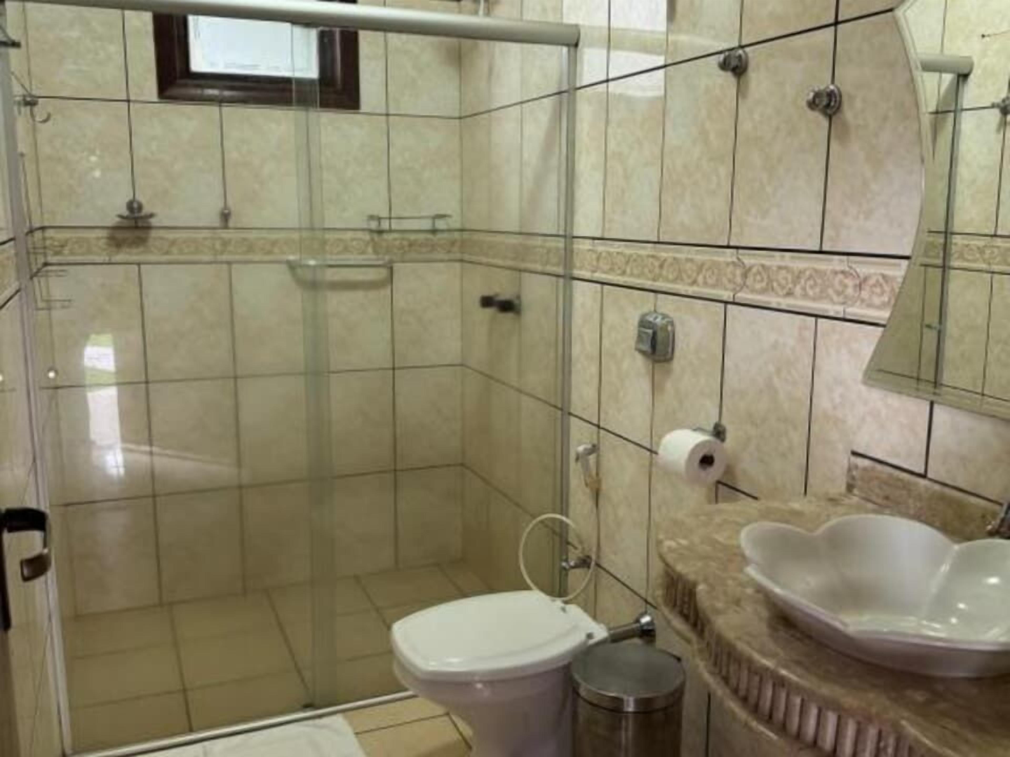 Single Room, Garden View | Bathroom | Towels, soap, shampoo, toilet paper