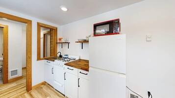 House (1 Bedroom) | Interior