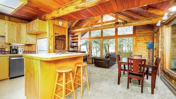 Chalet (1 Bedroom) | Interior