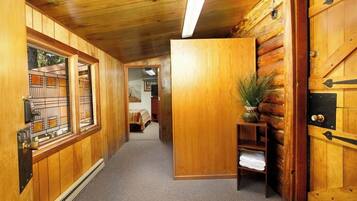 Chalet (1 Bedroom) | Interior