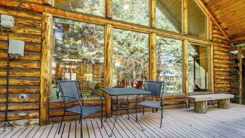 Chalet (1 Bedroom) | Interior