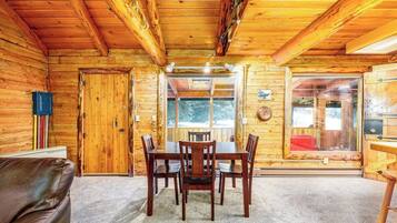 Chalet (1 Bedroom) | Interior