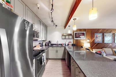 Dog-friendly Ski-in/out Condo at Mt. Alyeska Base