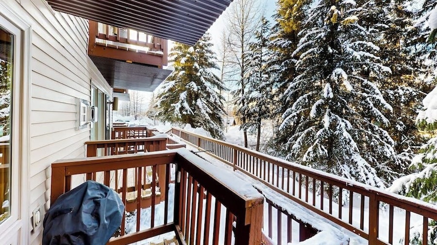 Dog-friendly Ski-in/out Condo at Mt. Alyeska Base
