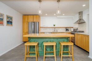 Interior - Contemporary Triplex Unit w/ Cook Inlet Views (Anchorage)