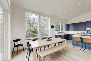 Unclassified image, 5 of 24, button - Contemporary New-build Home With Lower Game Room (Girdwood)