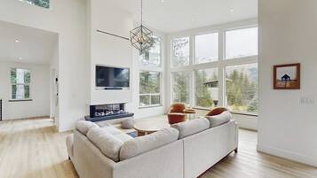 Talo (4 Bedrooms) | Sisätilat