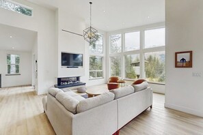 Unclassified image, 2 of 24, button - Contemporary New-build Home With Lower Game Room (Girdwood)