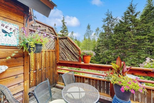 Glacier-view Studio w/ Its Own Private Entrance