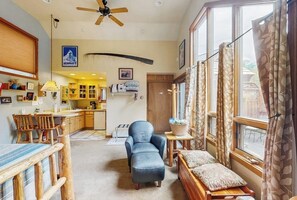 Apartment (0 Bedroom) | Interior