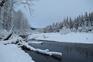 Interior - Downtown Girdwood Condo Close to Everything (Girdwood)