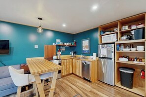 Apartment (1 Bedroom) | Interior - Clean Design Studio w/ Shared Sauna Near Alyeska Base (Girdwood)