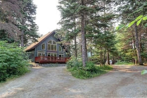 Unclassified image, 2 of 40, button - Girdwood Lodge w/ Sauna, Near Alyeska Resort (Girdwood)