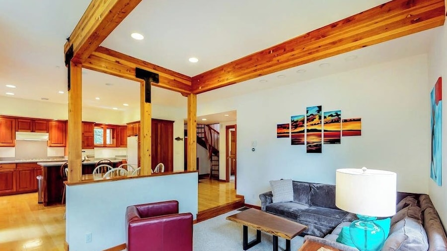 Girdwood Compound: Jetted Tub, Mountain Views,