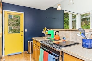 Interior - Compact Girdwood Condo Steps From the Lifts (Girdwood)