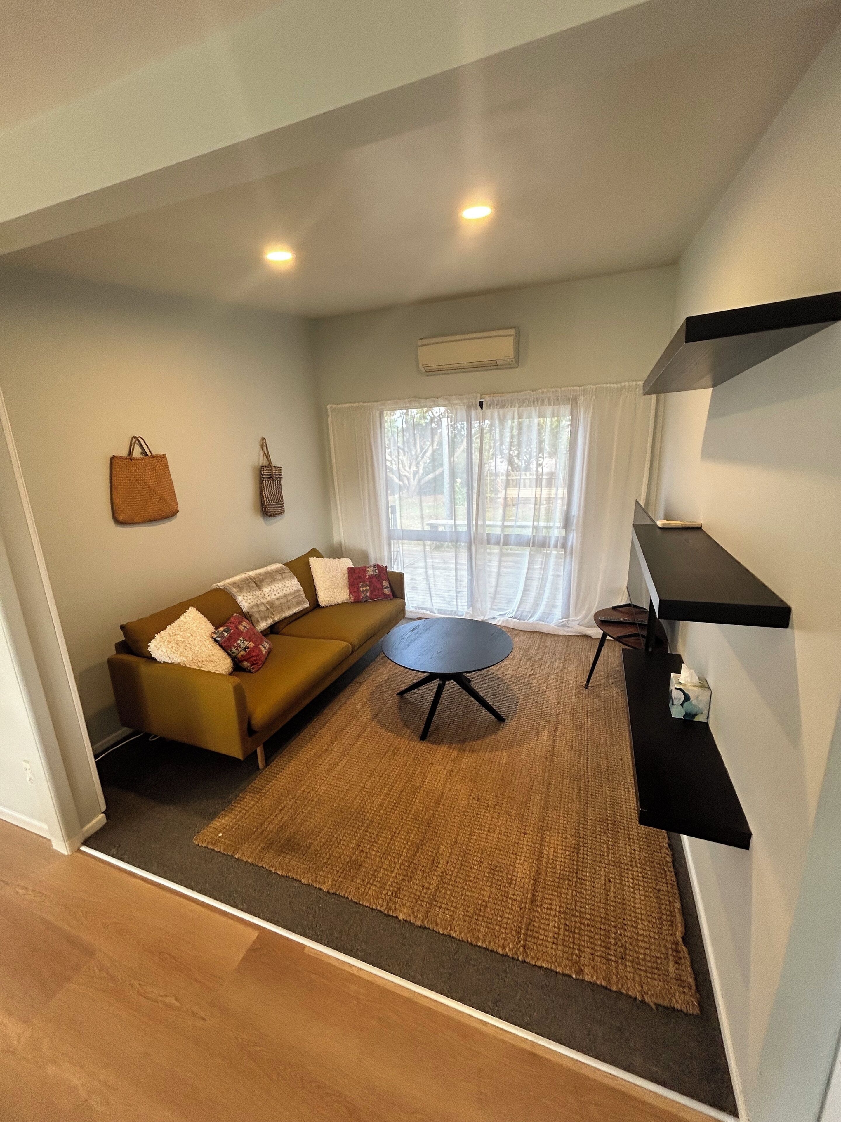 Exclusive House, 2 Bedrooms, Air conditioning, Garden View | Living area